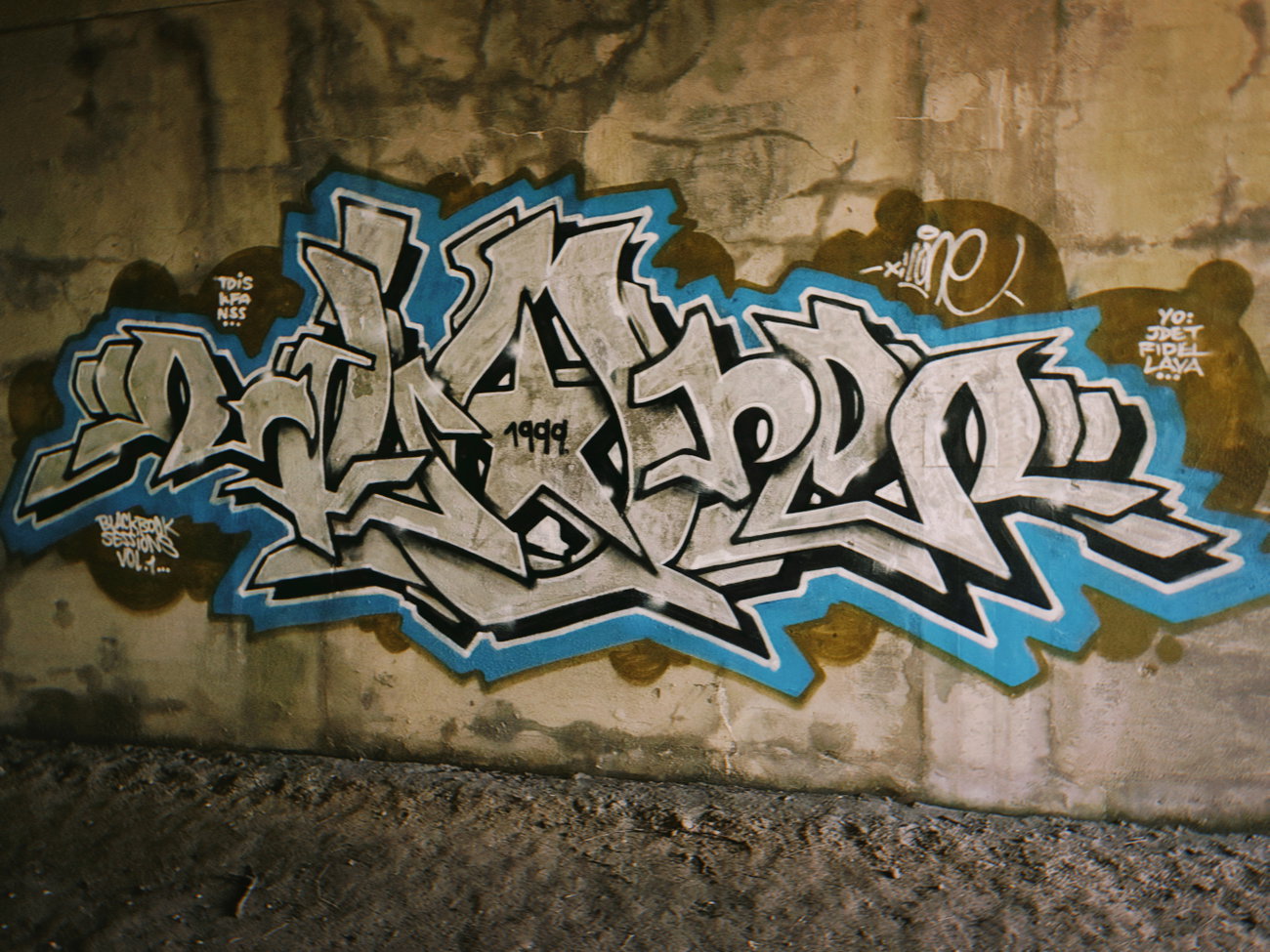Graffiti Wall - Photo by xilosis