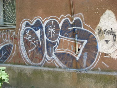 Graffiti Bombing in Евпатория - Photo by y1E3s2 (2012)