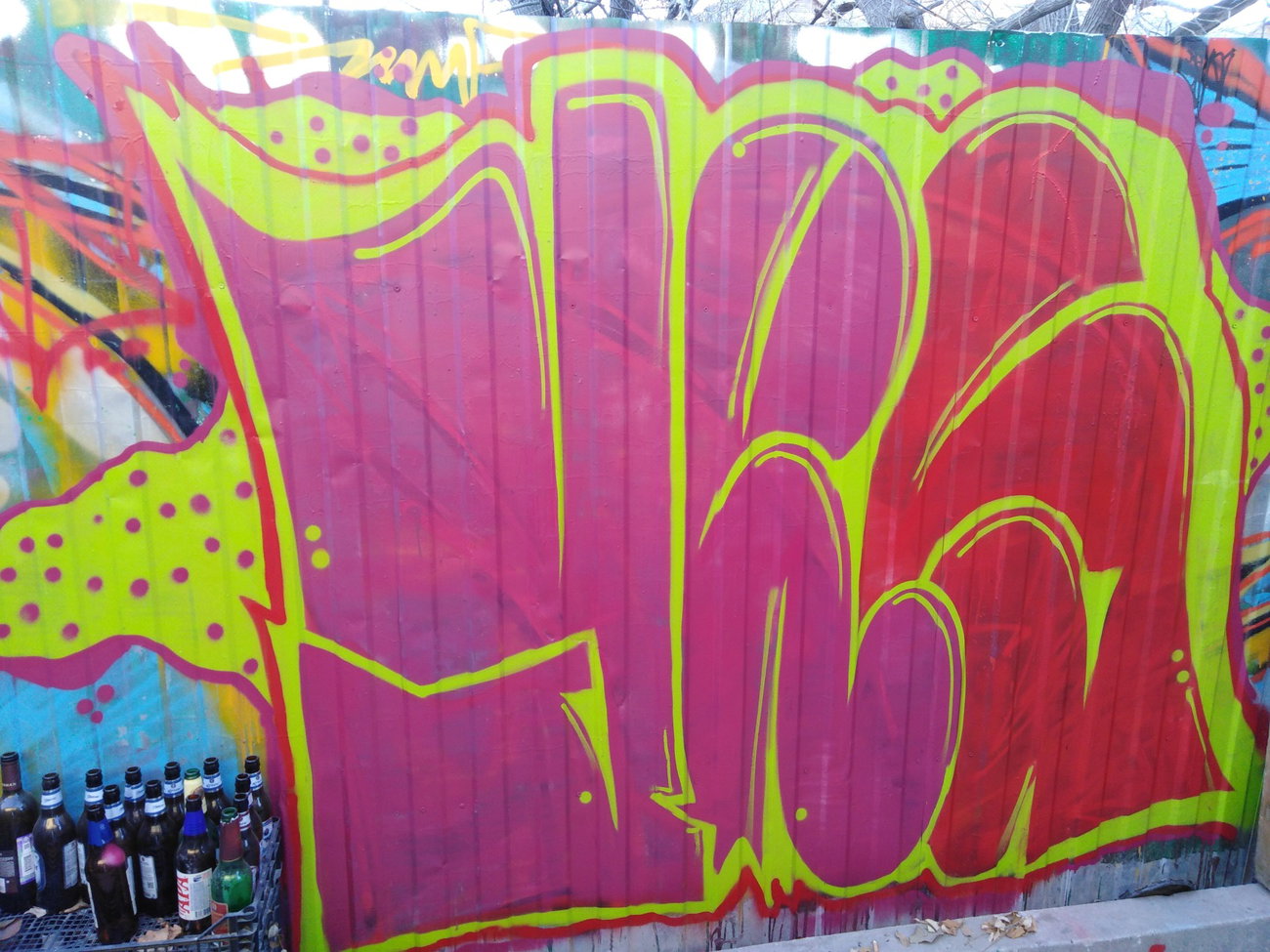 Graffiti Bombing in Евпатория - Photo by y1E3s2 (2019)