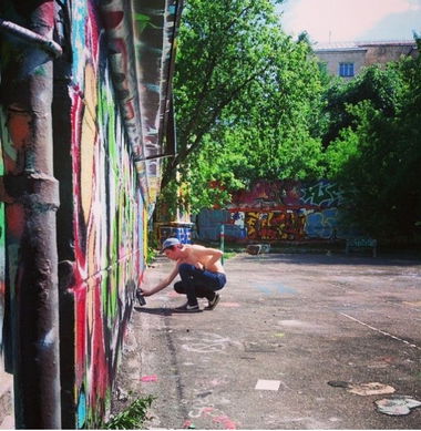 Graffiti Artwork - Photo by yanserbuffkilla - Moscow, summer, bombing (2014)