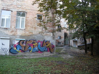 Graffiti Bombing in Chernivtsi - Photo by yobla - bla (2013)