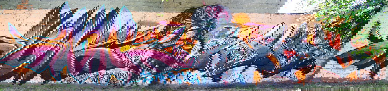 Graffiti Wall - Photo by yomi_lajn - yomi, cruzer, serek (2012)