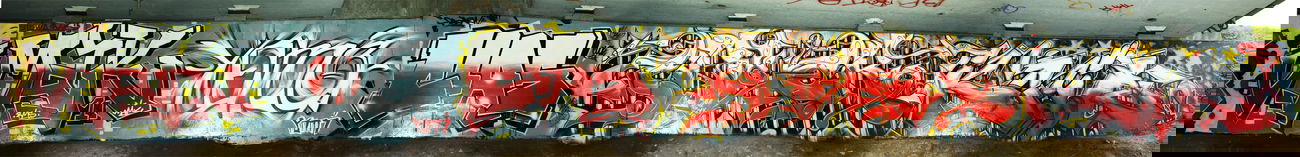 Graffiti Wall - Photo by yomi_lajn - mak, yomi, clas (2012)