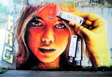 Graffiti Wall - Photo by yomi_lajn (2014)