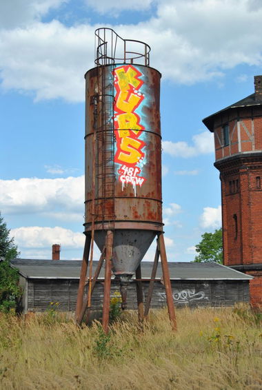 Graffiti Bombing - Photo by yukon - kurs, 481 (2013)