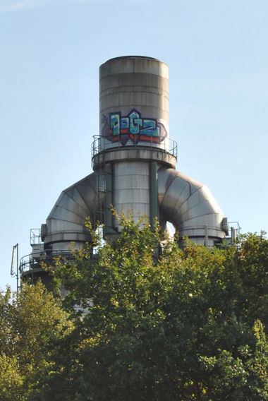 Graffiti Bombing - Photo by yukon - doqs