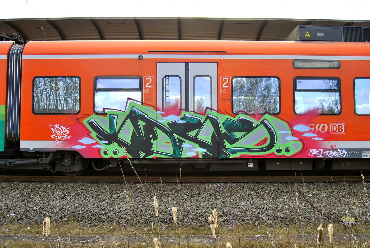 Graffiti Train - Photo by yukon - kurs