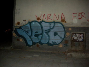 Graffiti Bombing in Varna - Photo by zefyn - varna, bulgaria, graffiti (2013)