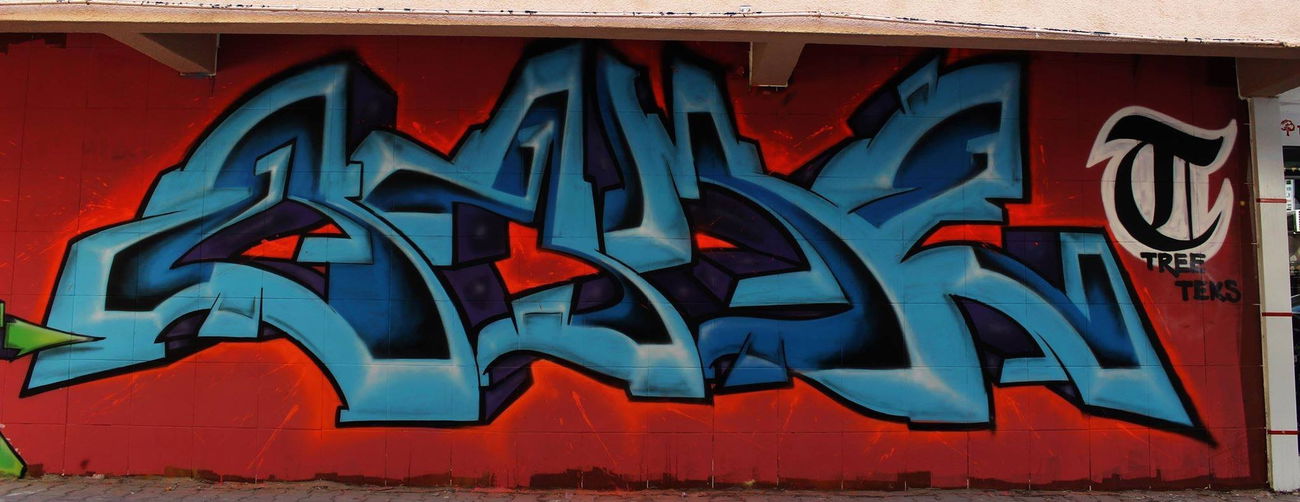 Graffiti Wall - Photo by zerkeizze - istanbulgraffitizerksprayart (2015)