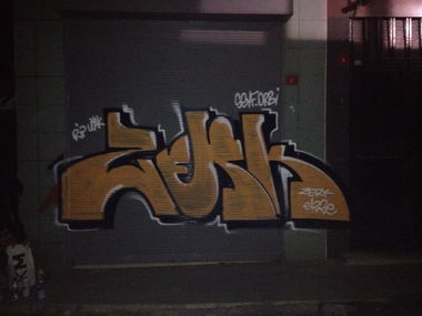 Graffiti Bombing in Karakoy - Photo by zerkeizze - zerkkarakoyeizze (2016)