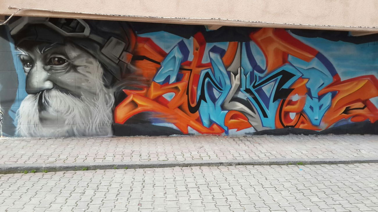 Graffiti Wall - Photo by zerkeizze - zerkstalker (2016)