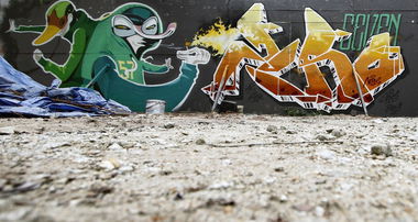 Graffiti Wall in Toru - Photo by zero7 - zero7, nerds