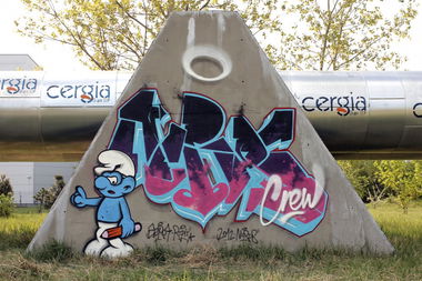 Graffiti Wall in Toru - Photo by zero7 - zero7, nerds (2012)