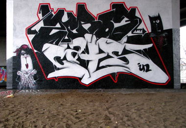 Graffiti Wall in Toru - Photo by zero7 - zero7, nerds, ams