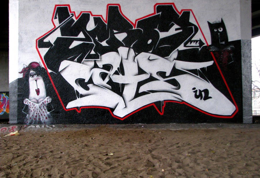 Graffiti Wall in Toru - Photo by zero7 - zero7, nerds, ams