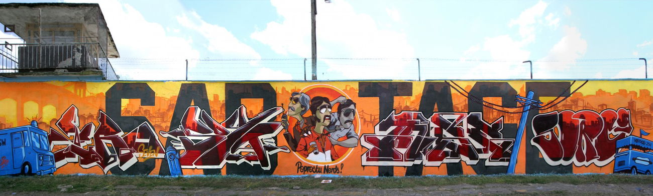 Graffiti Wall in Toru - Photo by zero7 - zero7, nerds, ams