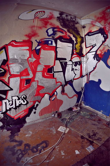 Graffiti Wall - Photo by zero7 - zero7, nerds, ams