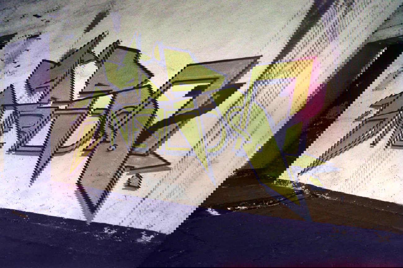 Graffiti Wall - Photo by zero7 - zero7, ams, nerds (2014)