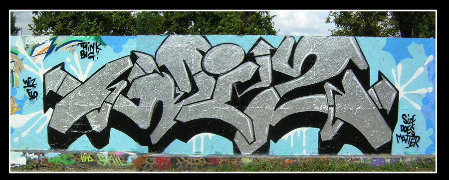Graffiti Wall - Photo by zewy