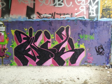 Graffiti Wall - Photo by zewy