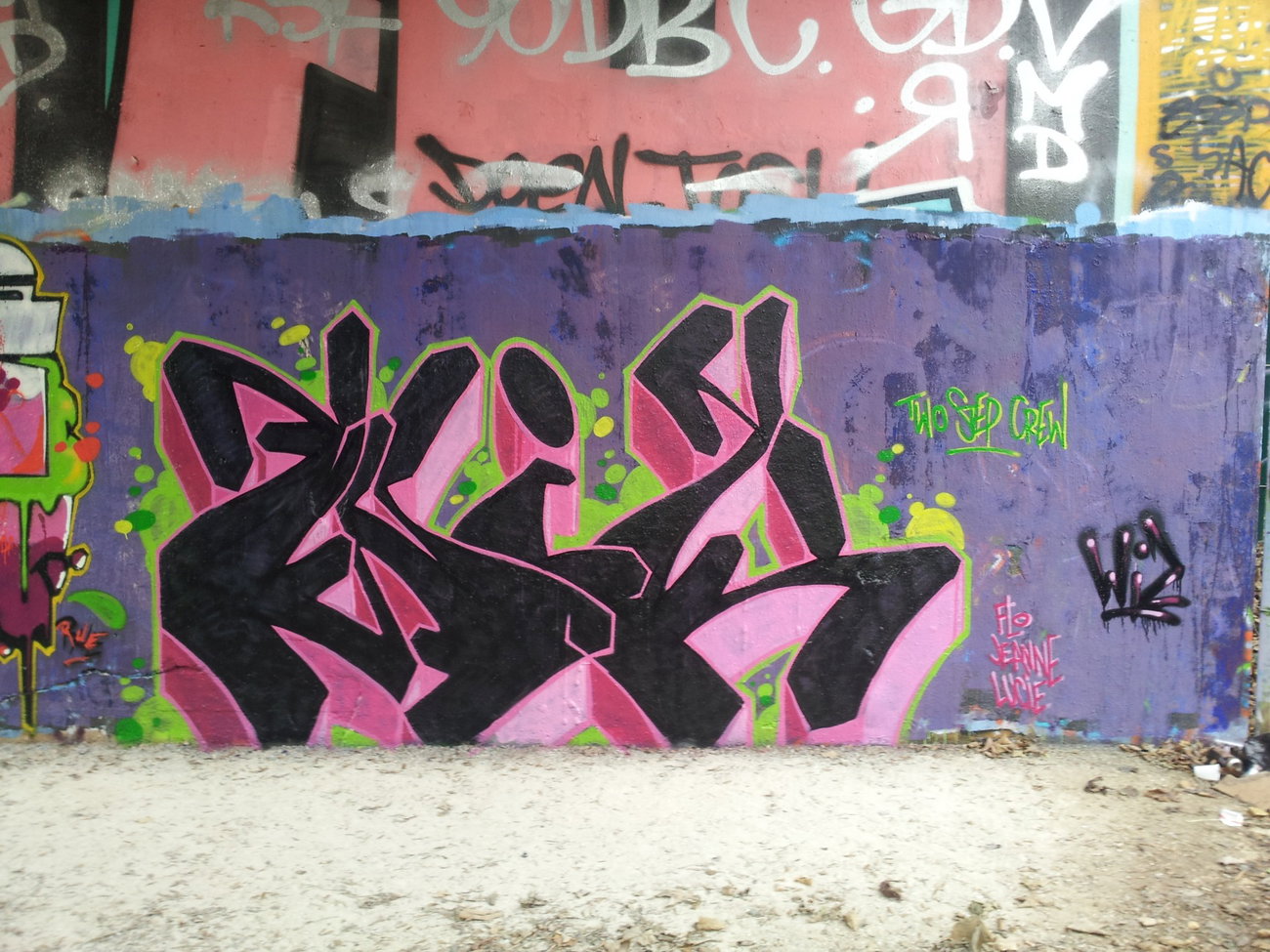 Graffiti Wall - Photo by zewy