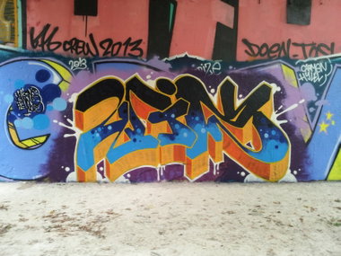 Graffiti Wall - Photo by zewy