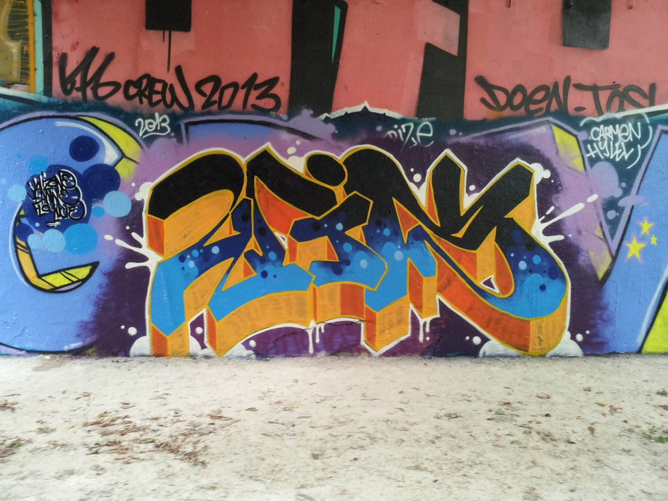 Graffiti Wall - Photo by zewy