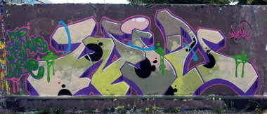 Graffiti Wall - Photo by zewy