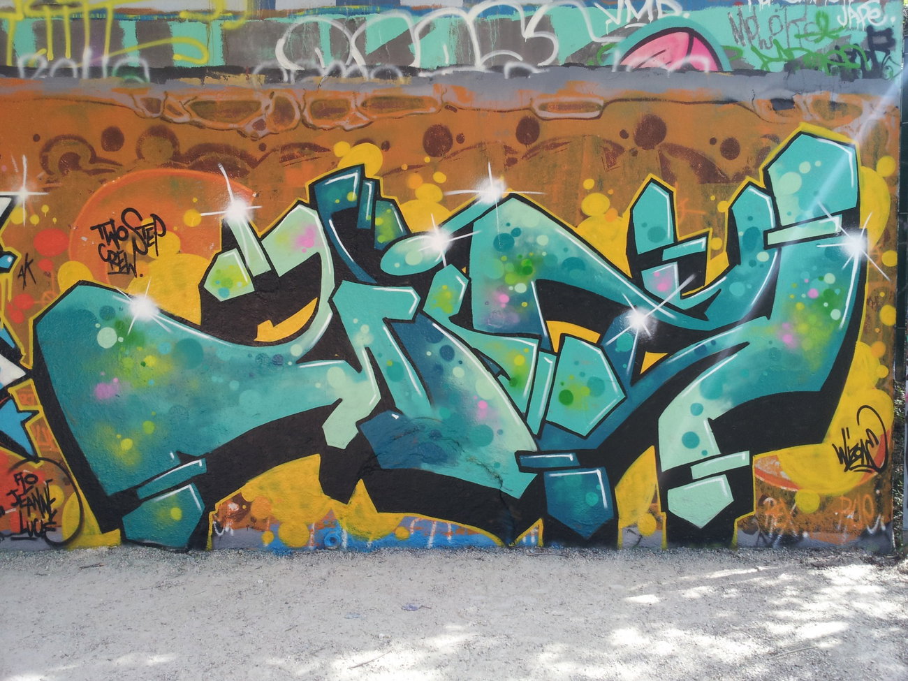 Graffiti Wall - Photo by zewy