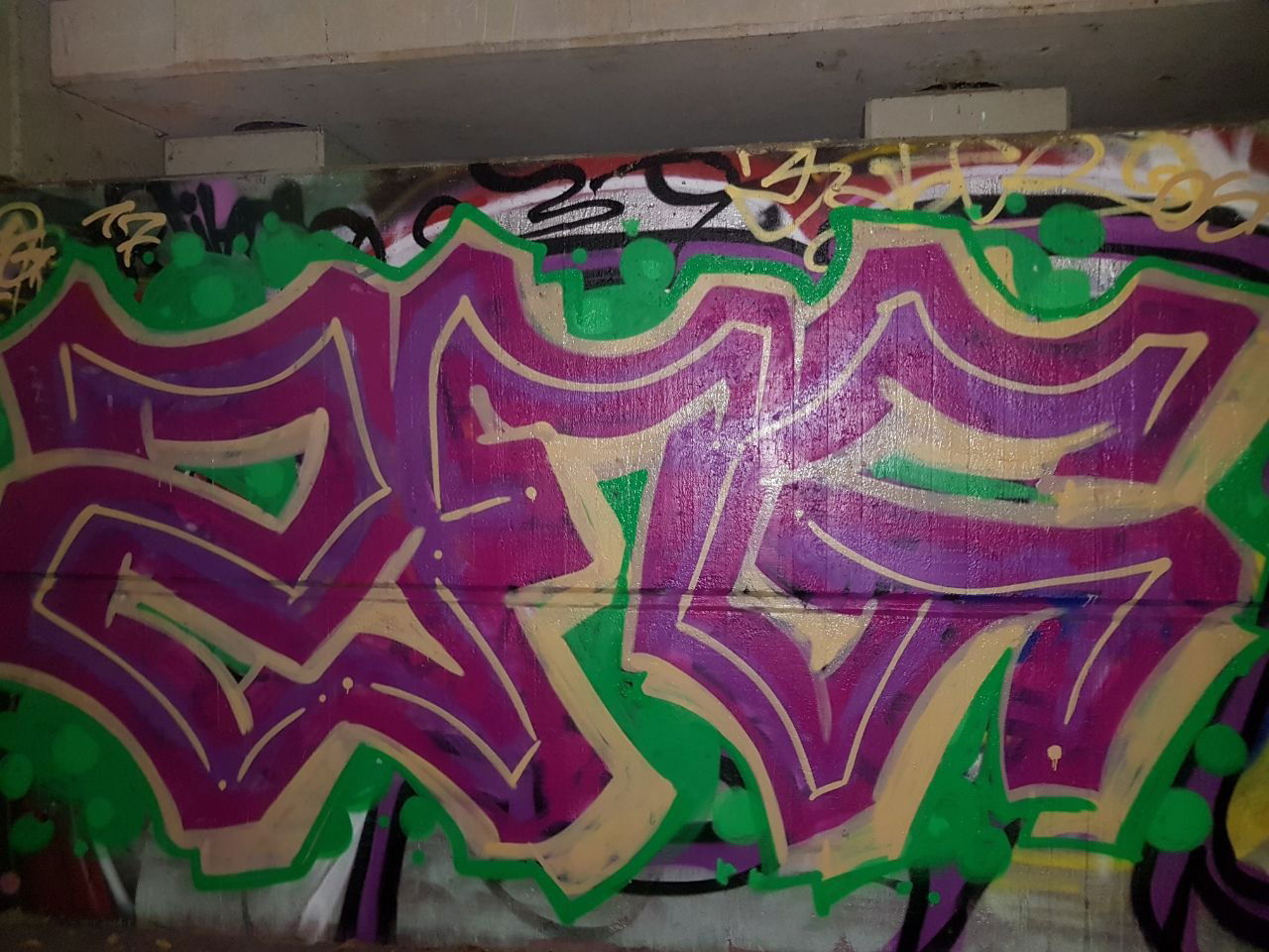 Graffiti Bombing - Photo by zfg - osay, zfg, zeit