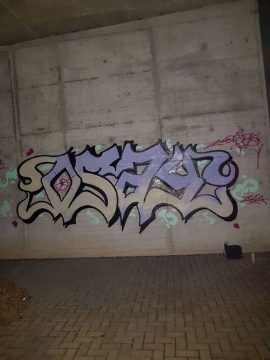 Graffiti Wall - Photo by zfg - osay, zfg, zeit