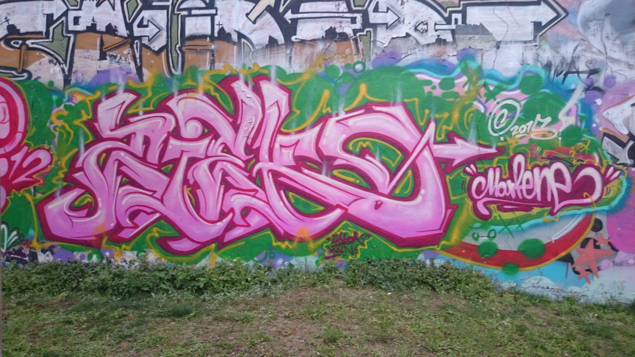 Graffiti Wall - Photo by ziek - ziek