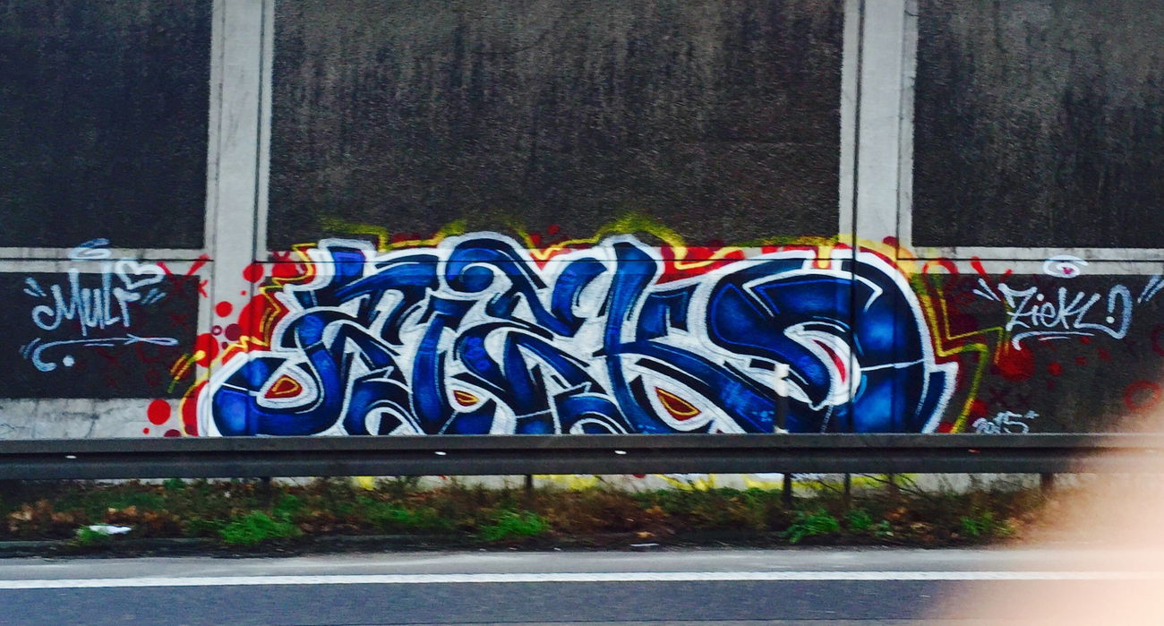 Graffiti Wall - Photo by ziek - ziek, fmc, cks12 (2015)