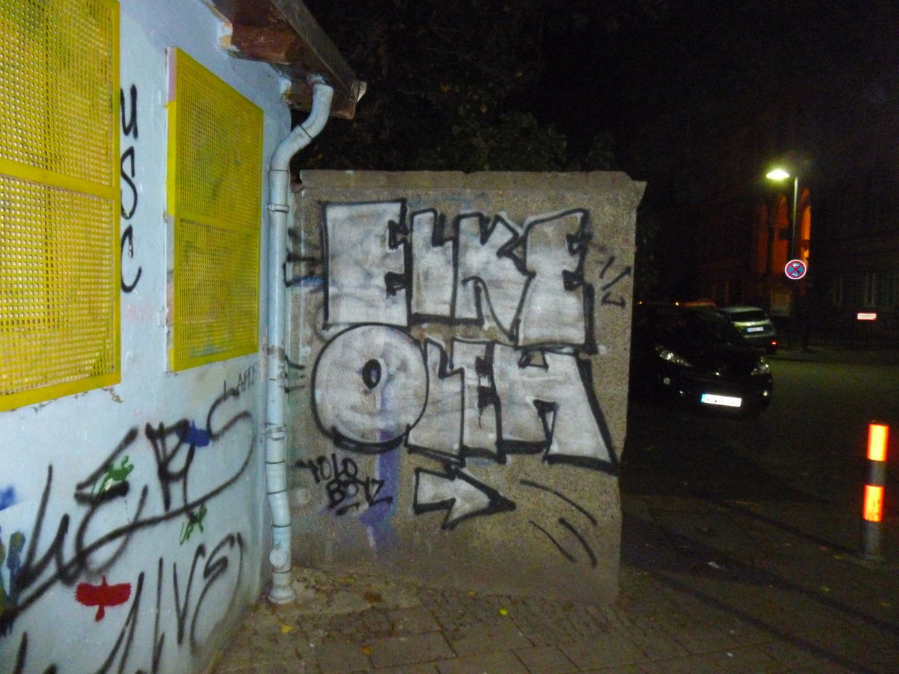Graffiti Bombing - Photo by ziemlichwarm - Elke, Olee