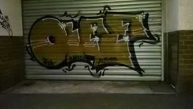 Graffiti Bombing - Photo by ziemlichwarm - Olee