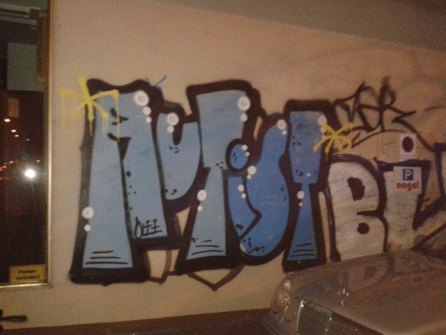 Graffiti Wall - Photo by ziemlichwarm - Autist