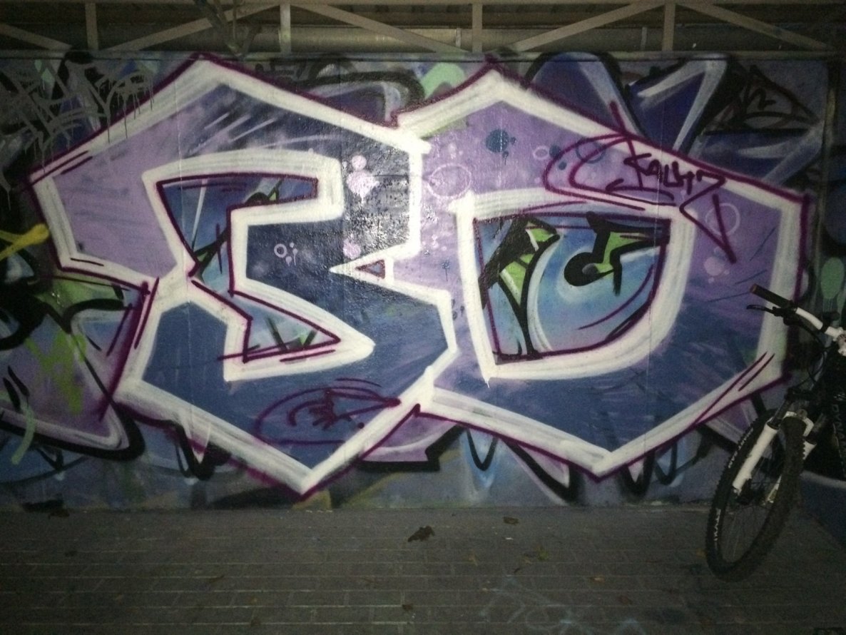 Graffiti Bombing - Photo by zivilbeamter - 3d, dreid, kautz (2014)