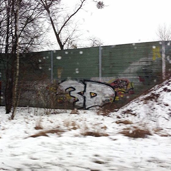 Graffiti Bombing - Photo by zivilbeamter - 3d, dreid (2012)