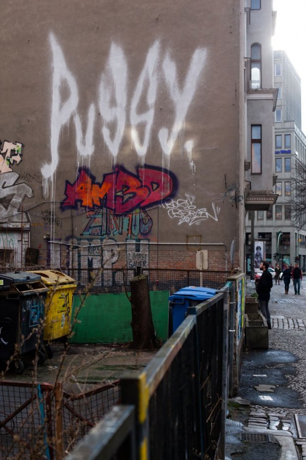 Graffiti Wall in Kasachstan - Photo by zivilbeamter - amd, 3d, am3d (2014)