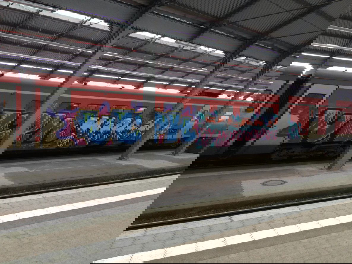 Graffiti Train - Photo by zore - ulph, kirbie, halle (2013)