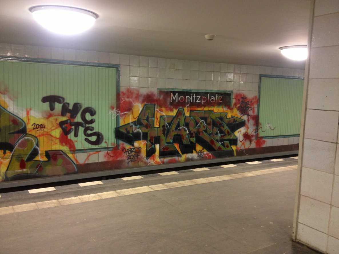 Graffiti Wall - Photo by zore - hard, thc, ets (2014)