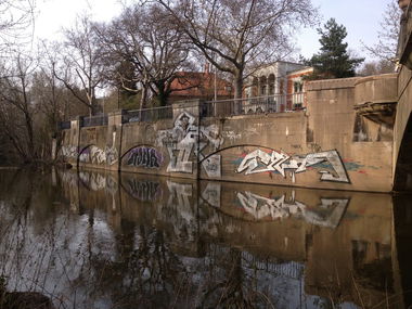 Graffiti Bombing - Photo by zore - Halle, Saale, Monk