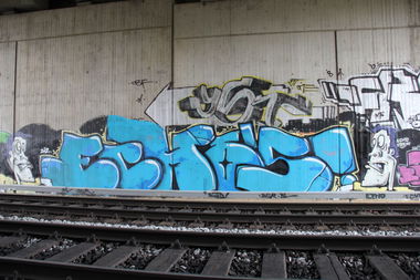 Graffiti Wall - Photo by zore - echos, bsr, bl (2012)