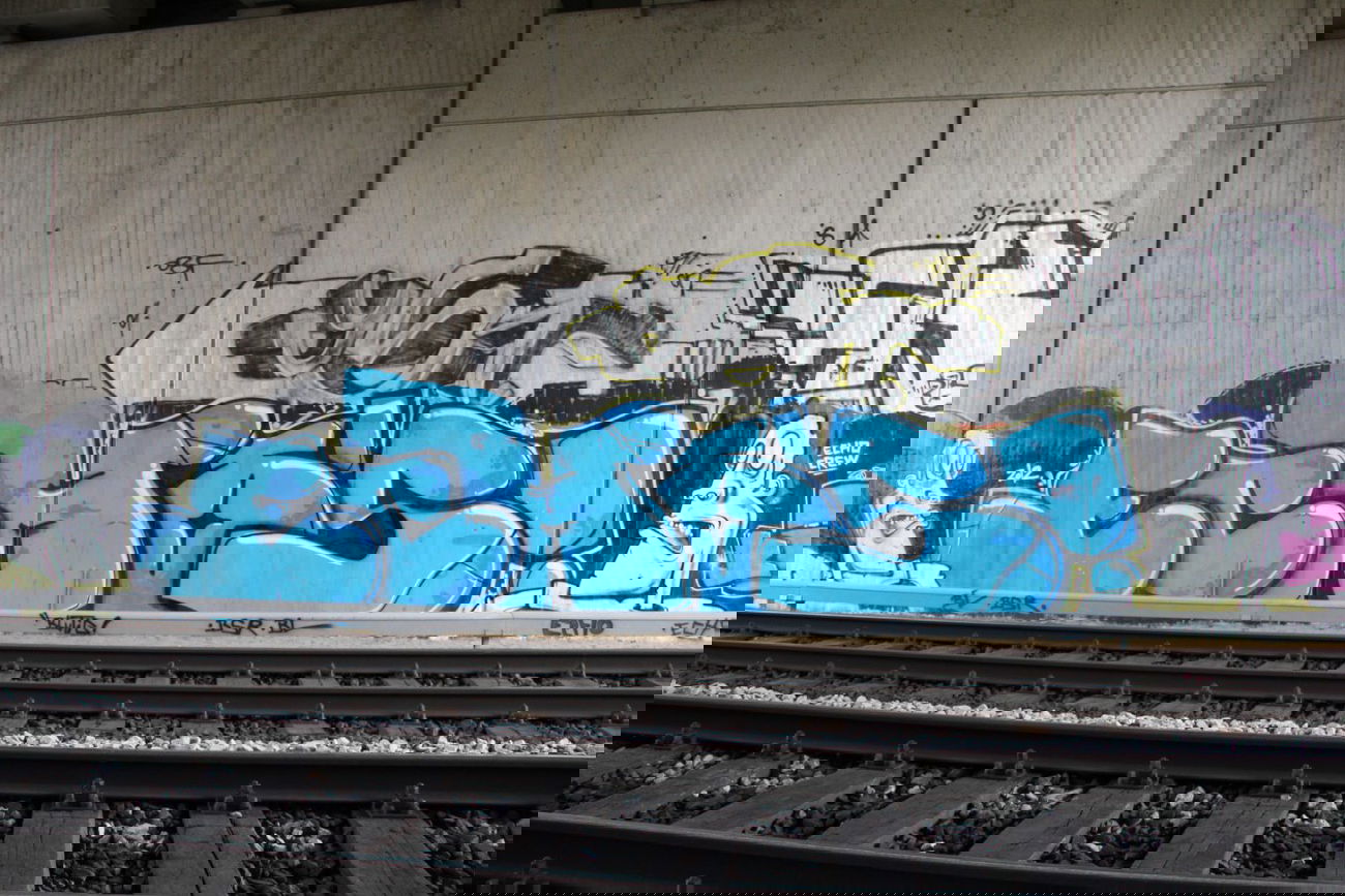 Graffiti Wall - Photo by zore - echos, bsr, bl (2012)