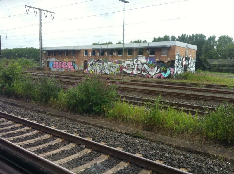 Graffiti Wall - Photo by zore - gier, shane, seym