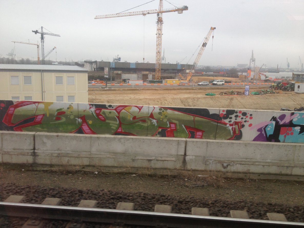 Graffiti Wall - Photo by zore - bust, jegas, ezay