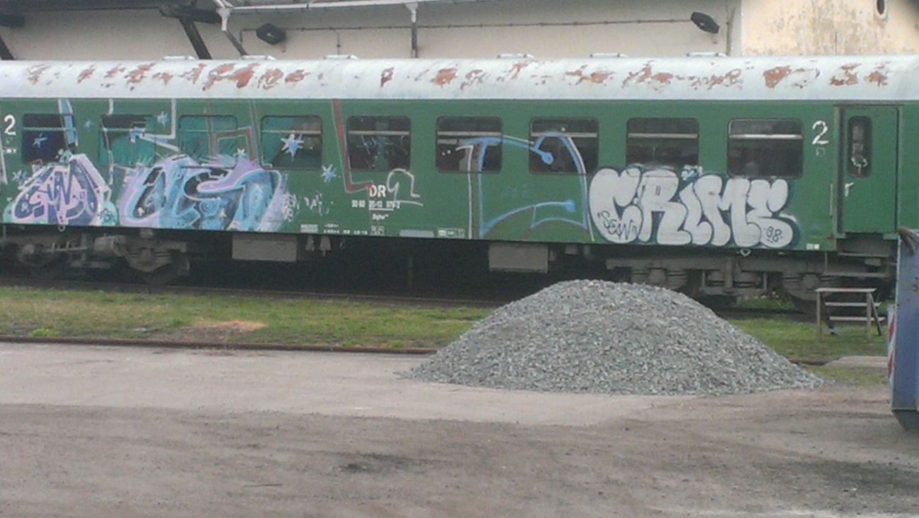 Graffiti Train - Photo by zwolli - crime
