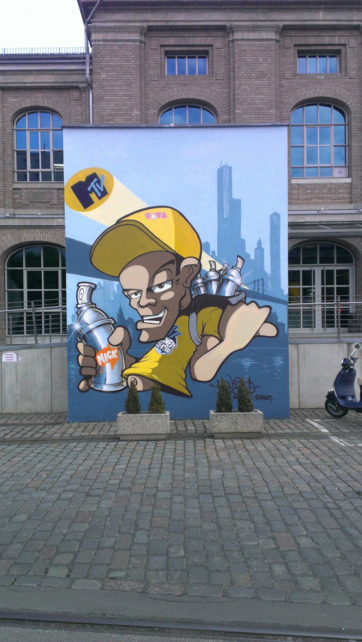 Graffiti Wall - Photo by zwolli - cantwo, can2