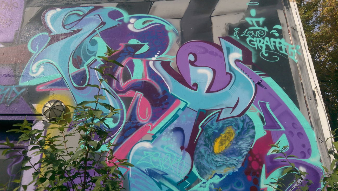 Graffiti Wall - Photo by zwolli - zetor