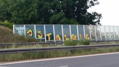 Graffiti Bombing - Photo by zwolli - ostalgie, dynamo, sgd